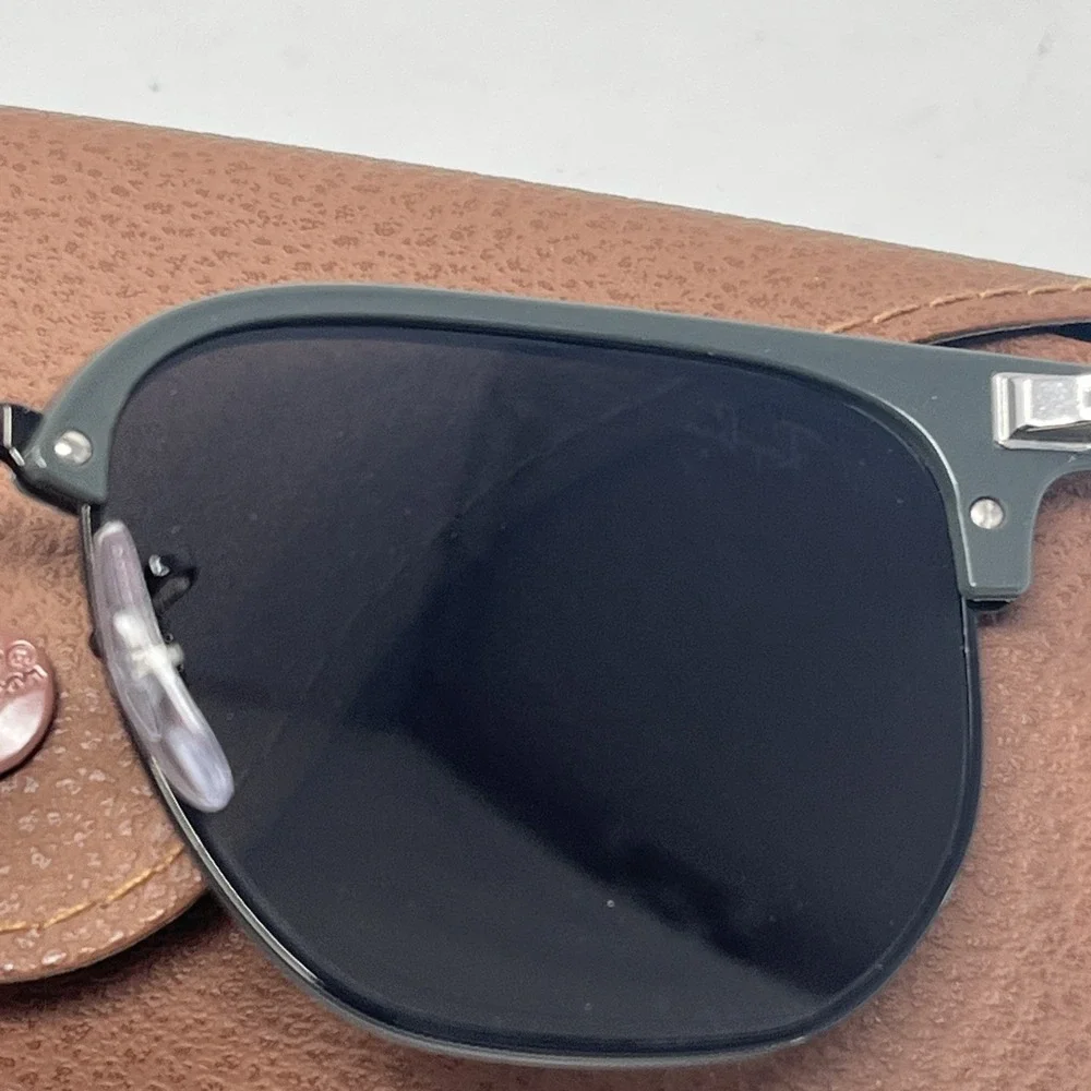 Ray-Ban RB4416-F New Clubmaster 6653/B1 Sunglasses 55-20 Gray Black w/ Case